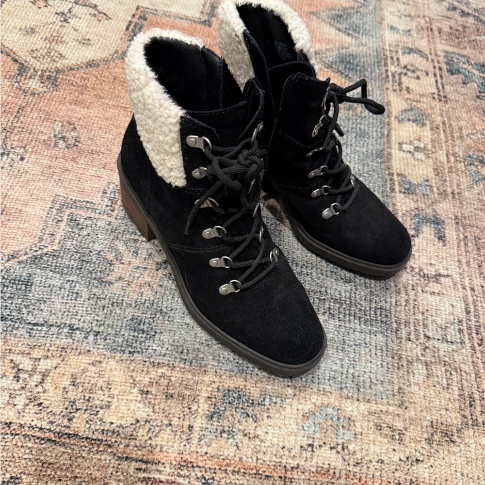 Lucky Brand Demia boots. Zip on side with front laces. Black suede. Size 9.5 - Picture 4 of 9
